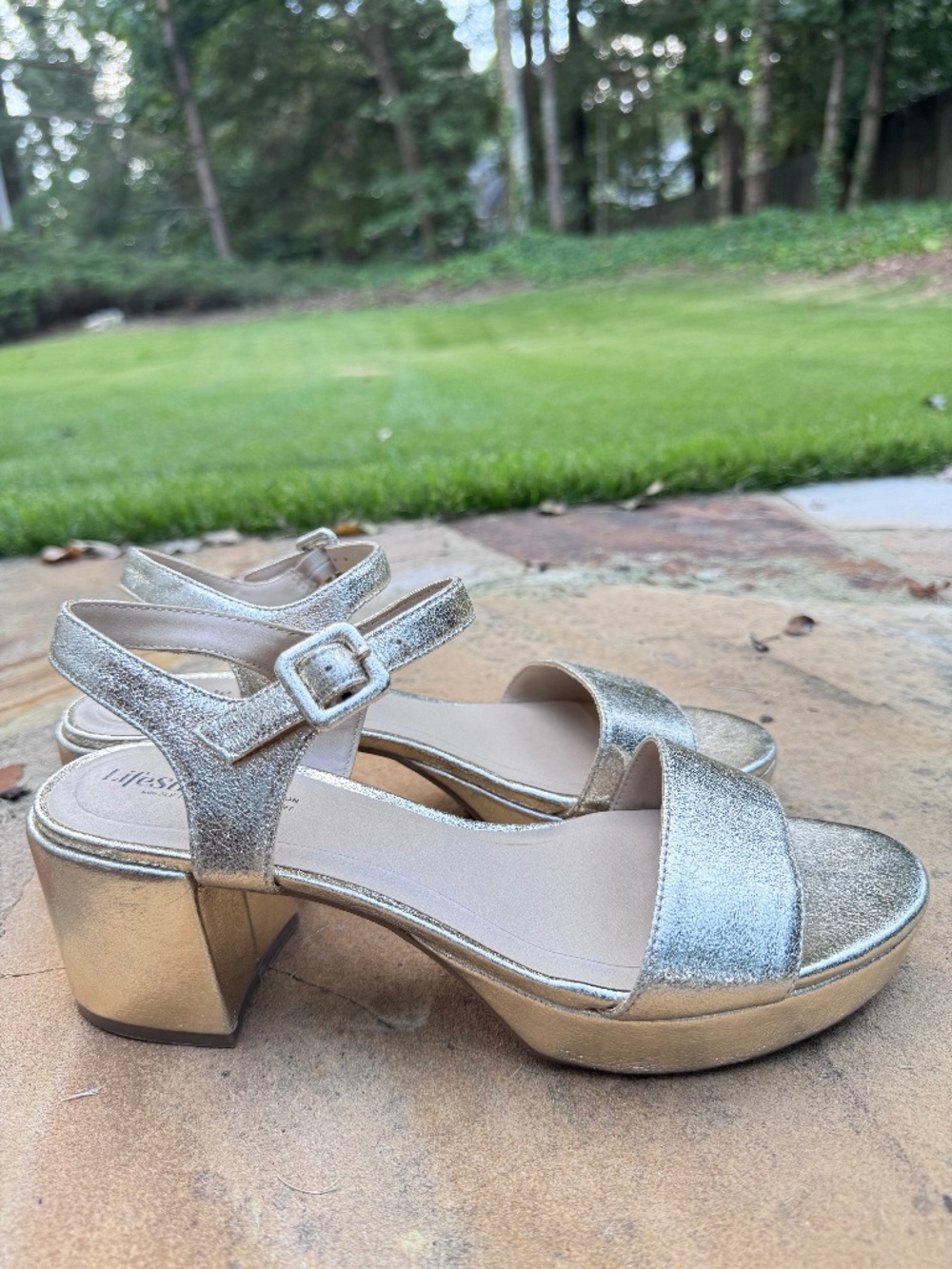 LifeStride Rhythmn Gold Metallic Platform Heel Sandals Size 9